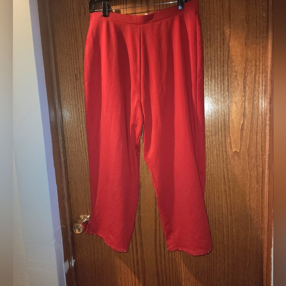 AVENUE Vibrant Red Cropped Pants With Rhinestones At Cuff 18/20